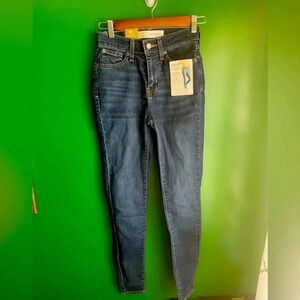 Levi Signature high rise skinny jeggings jeans‎ NEW! Size 1 25”
